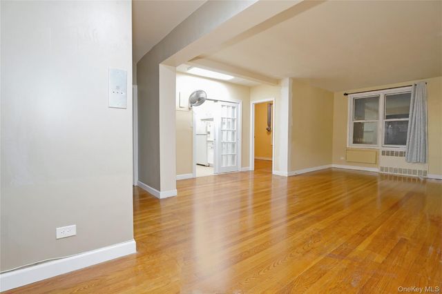 63-45 Saunders Street 3G, Rego Park, NY 11374