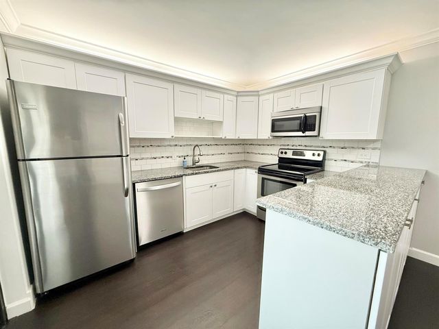 201 2nd Lane, Palm Beach Gardens, FL 33418
