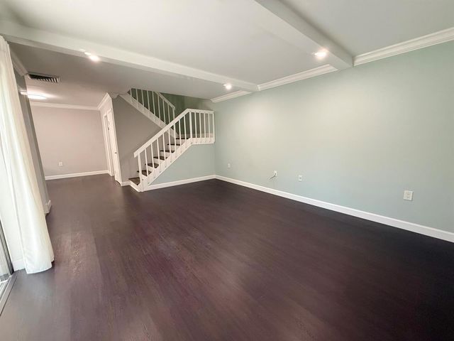 201 2nd Lane, Palm Beach Gardens, FL 33418