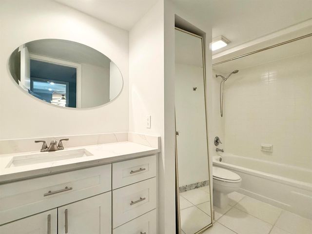 201 2nd Lane, Palm Beach Gardens, FL 33418