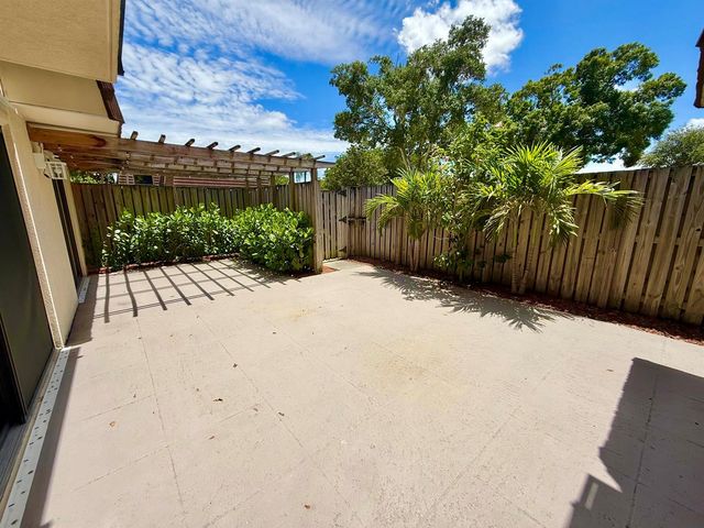 201 2nd Lane, Palm Beach Gardens, FL 33418