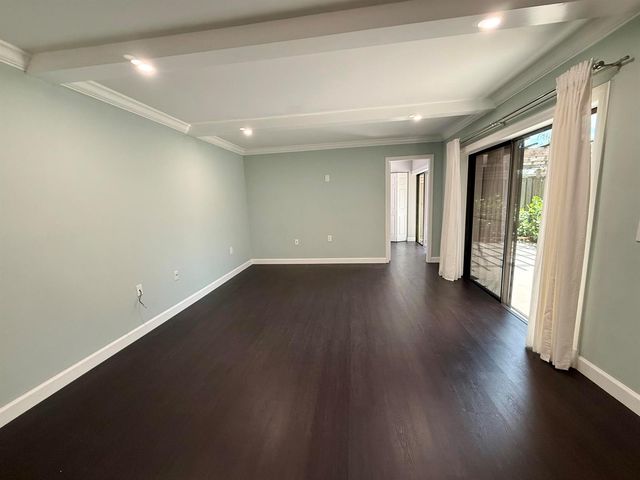 201 2nd Lane, Palm Beach Gardens, FL 33418