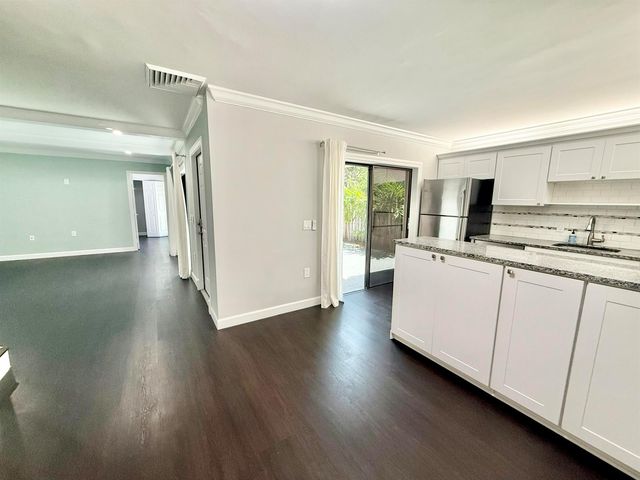 201 2nd Lane, Palm Beach Gardens, FL 33418