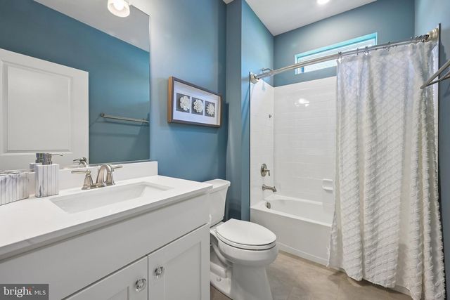 118 CONGRESSIONAL CT, Moorestown, NJ 08057