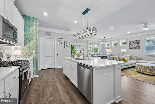 118 CONGRESSIONAL CT, Moorestown, NJ 08057