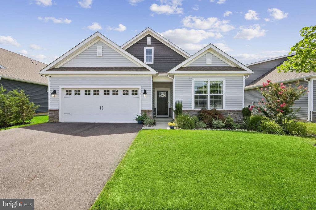 118 CONGRESSIONAL CT, Moorestown, NJ 08057