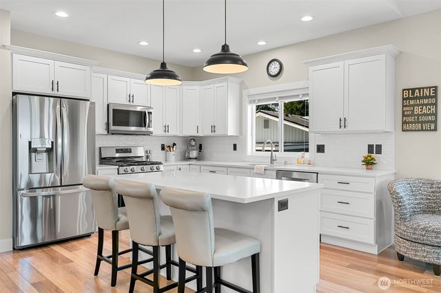 6846 Holeman Avenue, Blaine, WA 98230