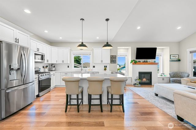 6846 Holeman Avenue, Blaine, WA 98230