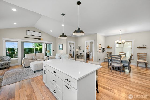 6846 Holeman Avenue, Blaine, WA 98230