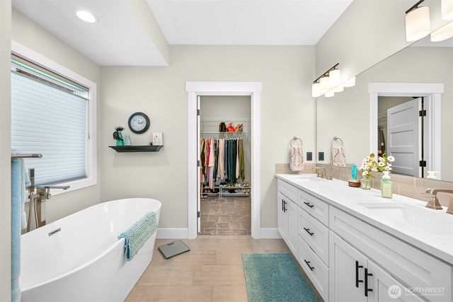 6846 Holeman Avenue, Blaine, WA 98230