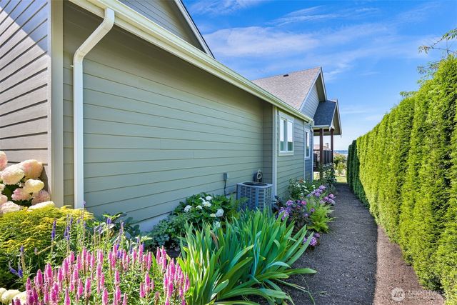 6846 Holeman Avenue, Blaine, WA 98230