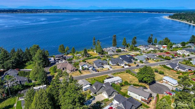 6846 Holeman Avenue, Blaine, WA 98230