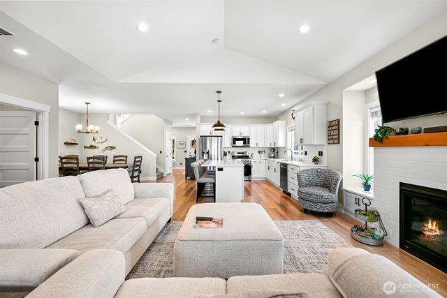 6846 Holeman Avenue, Blaine, WA 98230