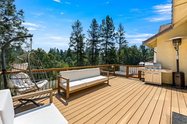 740 Washington Irving Dr, Colfax, CA 95713