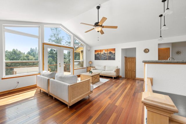 740 Washington Irving Dr, Colfax, CA 95713