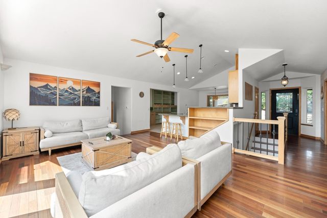 740 Washington Irving Dr, Colfax, CA 95713