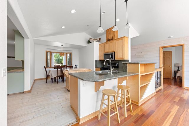 740 Washington Irving Dr, Colfax, CA 95713