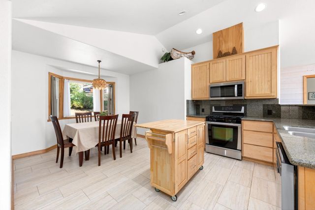 740 Washington Irving Dr, Colfax, CA 95713