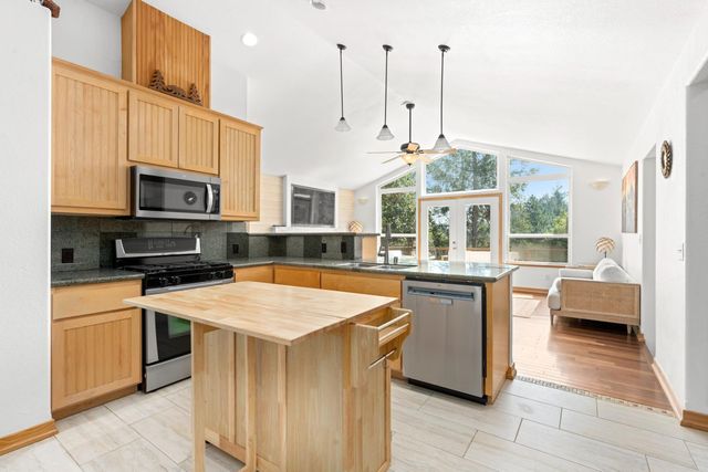 740 Washington Irving Dr, Colfax, CA 95713