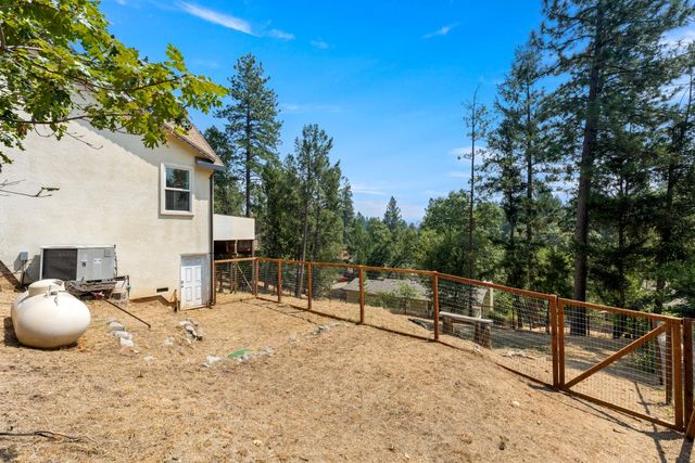740 Washington Irving Dr, Colfax, CA 95713