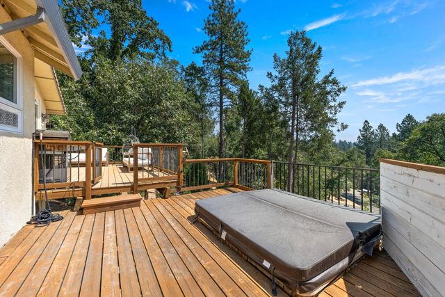 740 Washington Irving Dr, Colfax, CA 95713