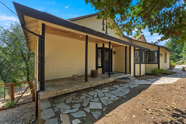 740 Washington Irving Dr, Colfax, CA 95713