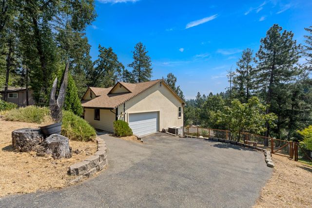 740 Washington Irving Dr, Colfax, CA 95713