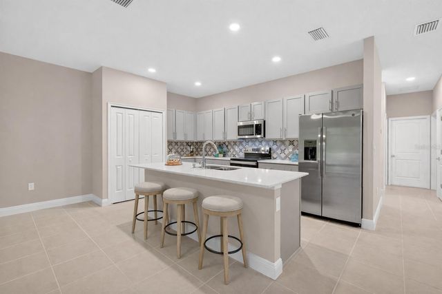 27203 WHITE PLAINS WAY, Leesburg, FL 34748