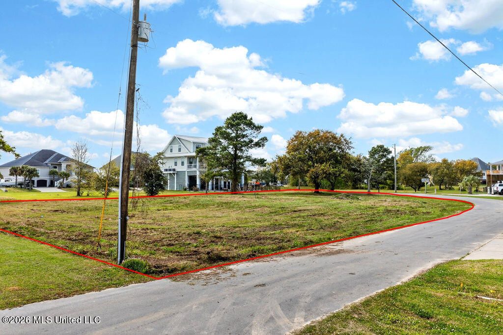 15613 Joan D' Arc Circle, Biloxi, MS 39532