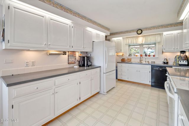 377 Pangburn Road, Rotterdam, NY 12306