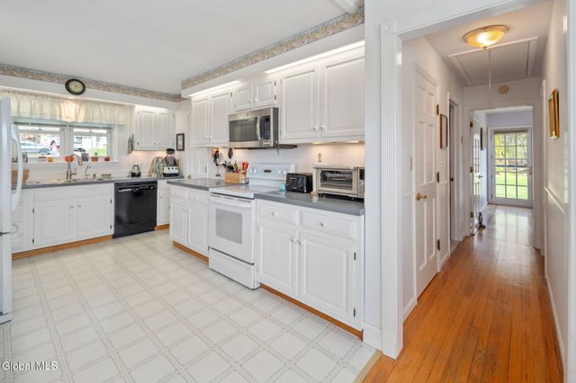 377 Pangburn Road, Rotterdam, NY 12306
