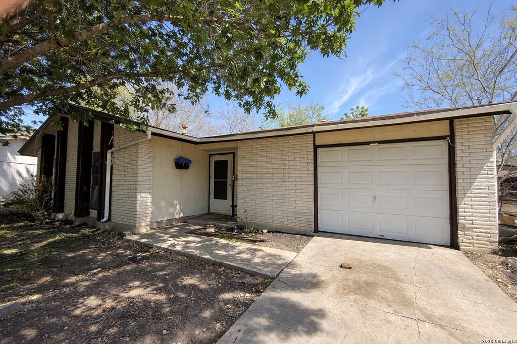 8638 Standing Bear, San Antonio, TX 78242