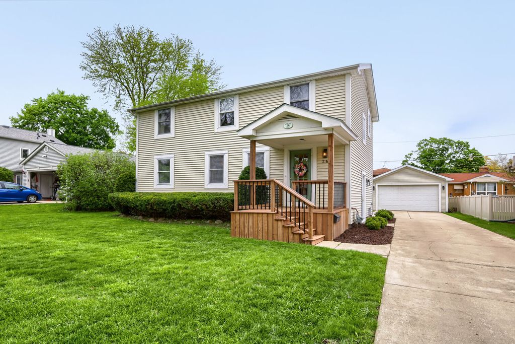 Image 1 of property listing at 26 W Glenlake Avenue, Roselle, IL 60172