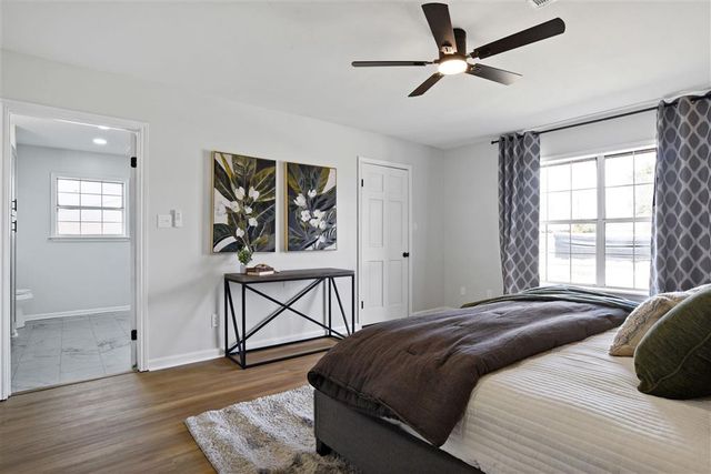 1906 Deepwoods Drive, Lake Charles, LA 70605