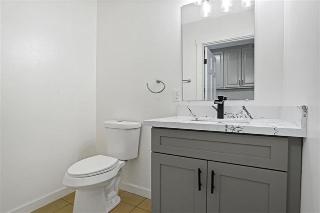 1906 Deepwoods Drive, Lake Charles, LA 70605