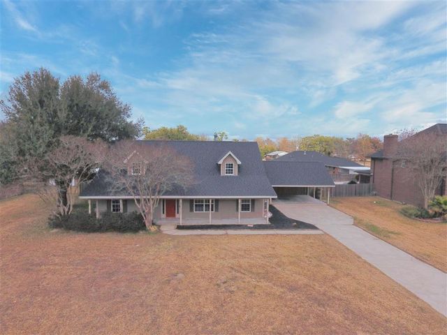 1906 Deepwoods Drive, Lake Charles, LA 70605