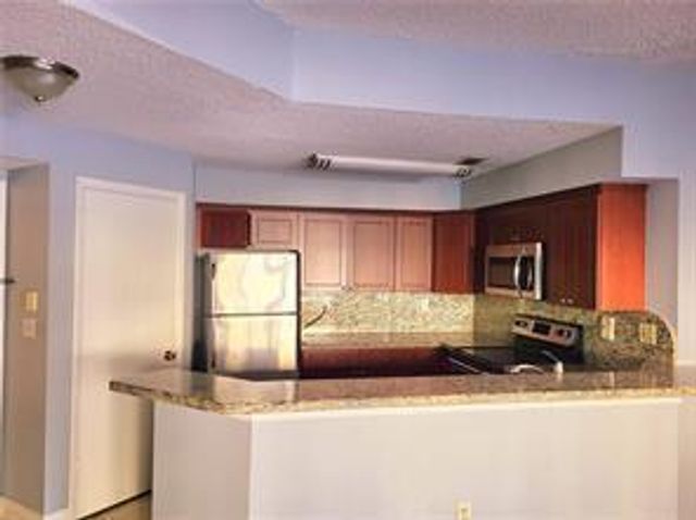 2445 SW 18th Terrace 903, Fort Lauderdale, FL 33315