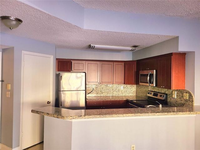 2445 SW 18th Terrace 903, Fort Lauderdale, FL 33315