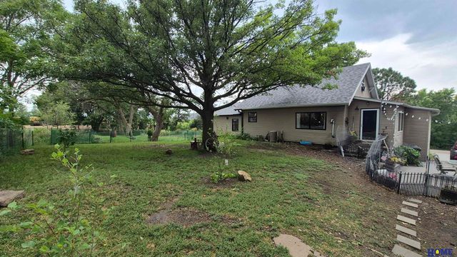 4201 W Holdrege Street, Lincoln, NE 68528