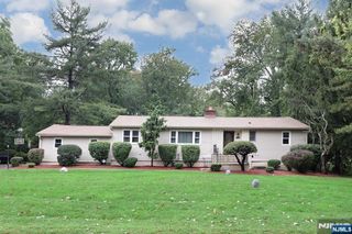 331 Forest Glen Avenue, Franklin Lakes, NJ 07417