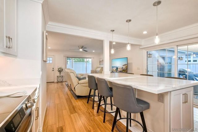 1221 4th St, Coronado, CA 92118