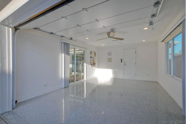 1221 4th St, Coronado, CA 92118