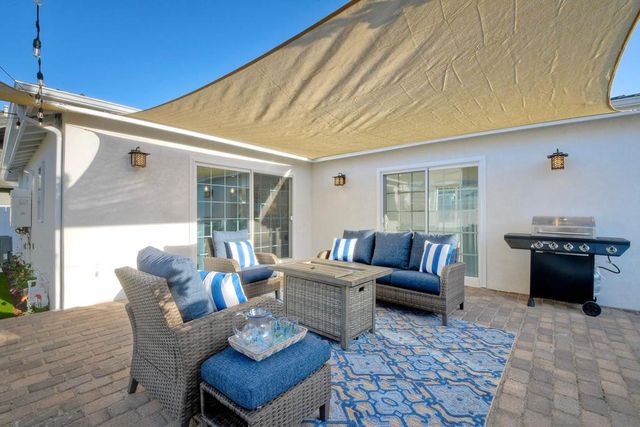 1221 4th St, Coronado, CA 92118