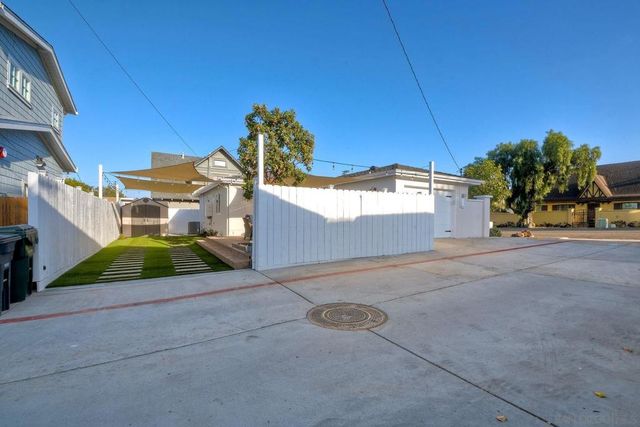 1221 4th St, Coronado, CA 92118