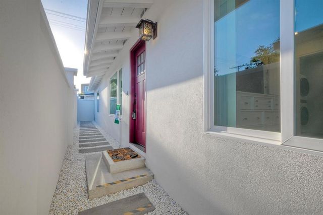 1221 4th St, Coronado, CA 92118