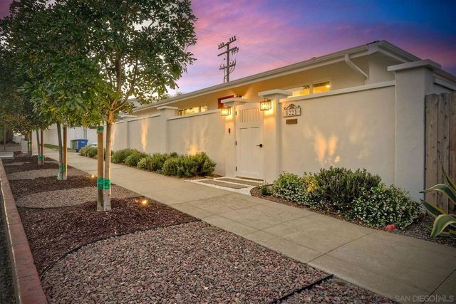 1221 4th St, Coronado, CA 92118