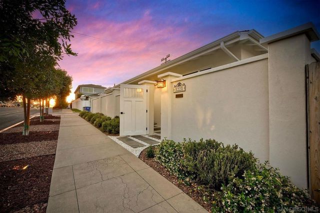 1221 4th St, Coronado, CA 92118