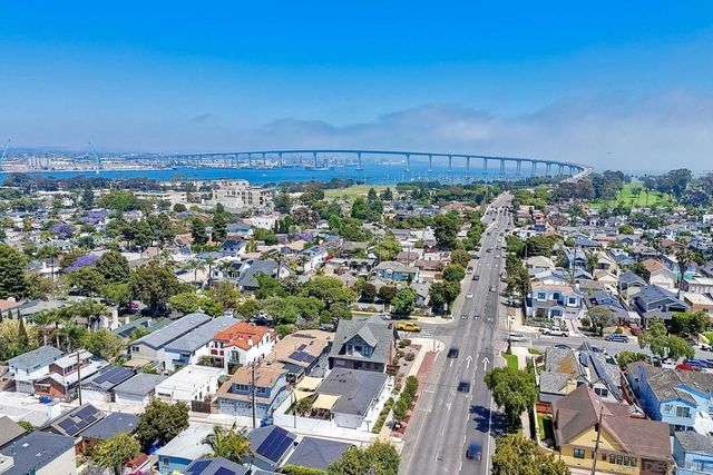 1221 4th St, Coronado, CA 92118