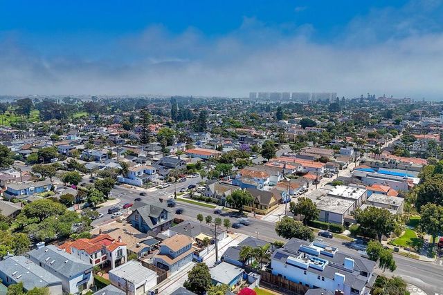 1221 4th St, Coronado, CA 92118
