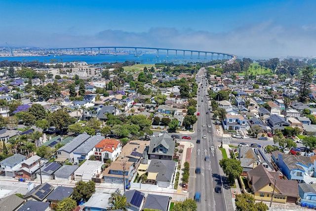 1221 4th St, Coronado, CA 92118